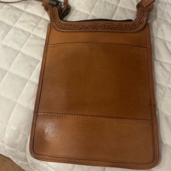 STS Crossbody - Picture 2 of 3